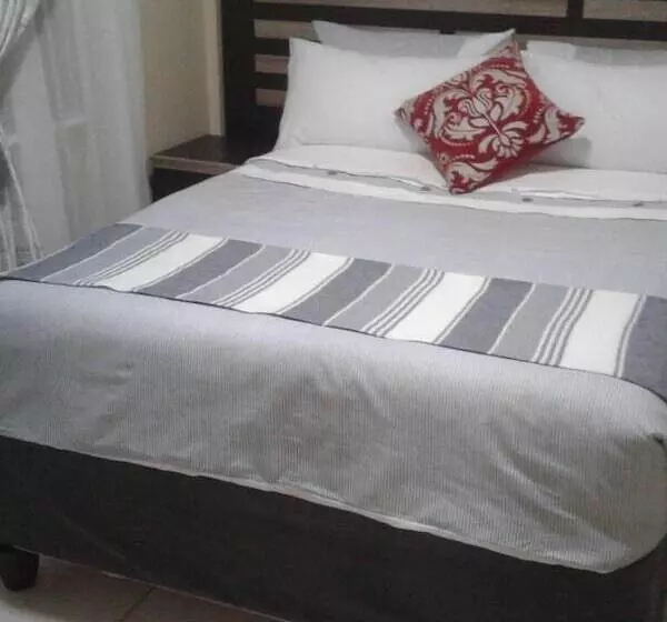 تختخواب و صبحانه Acacia Guesthouse