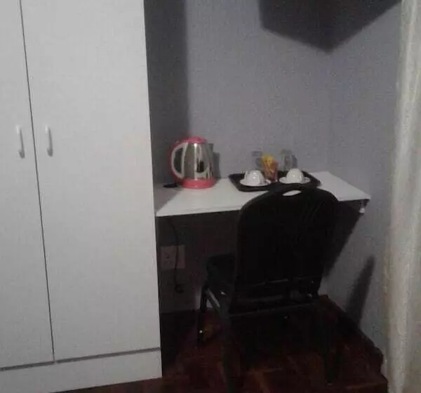 تختخواب و صبحانه Acacia Guesthouse