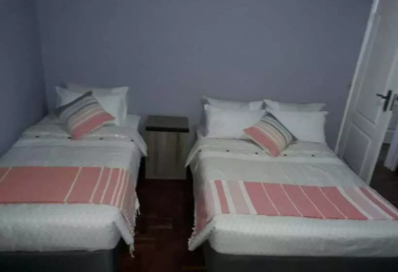 تختخواب و صبحانه Acacia Guesthouse