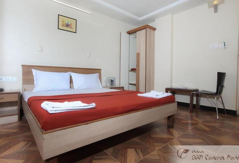 בית מלון כפרי Srm Central Park