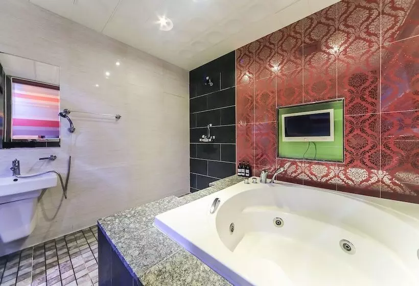 هتل Vov