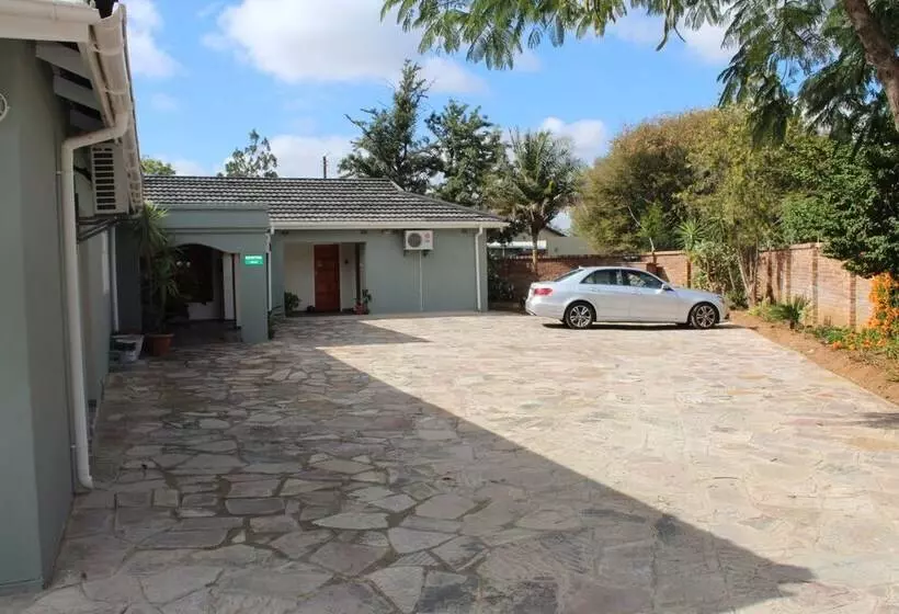 پانسیون Haithoms Guesthouse