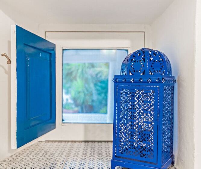 فندق Eunymos   Trattoria Da Francesco Panarea