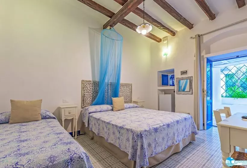 ホテル Eunymos   Trattoria Da Francesco Panarea