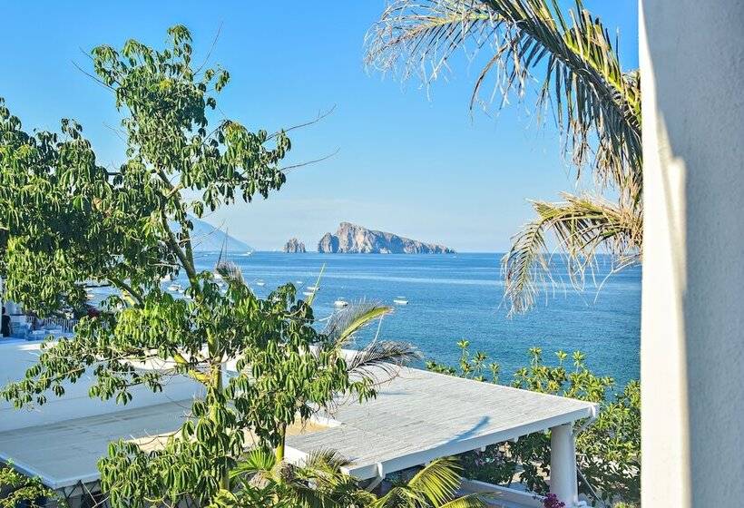 فندق Eunymos   Trattoria Da Francesco Panarea