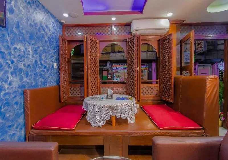 هتل Oyo 208 Mount Gurkha Palace