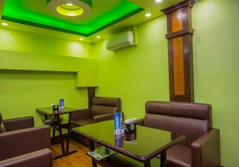 هتل Oyo 208 Mount Gurkha Palace