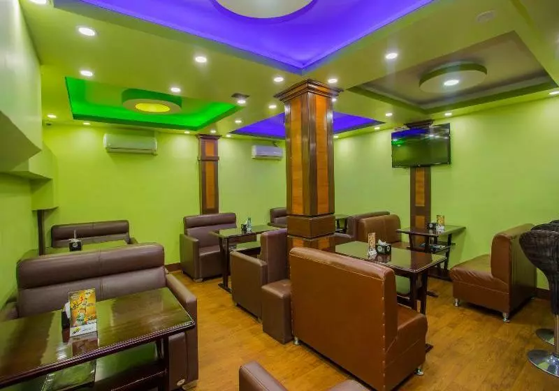 هتل Oyo 208 Mount Gurkha Palace