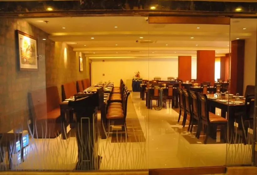 Hotelli Rr Inn  Tirunelveli