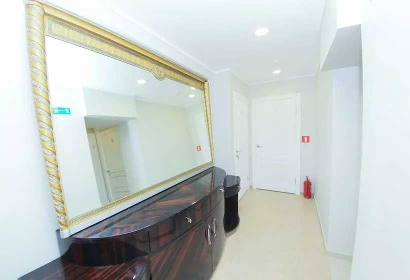 Kupe Capsule Hotel & Hostel