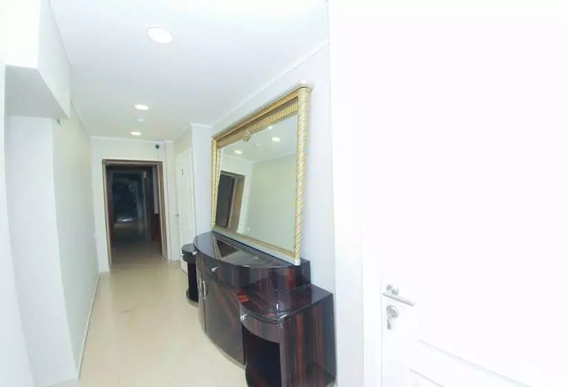 Kupe Capsule Hotel & Hostel