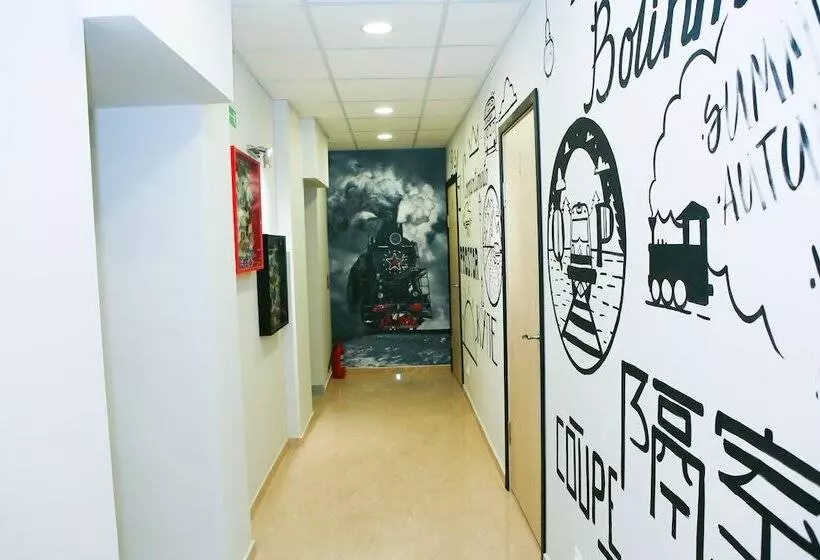 Kupe Capsule Hotel & Hostel