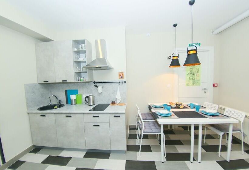 Kupe Capsule Hotel & Hostel