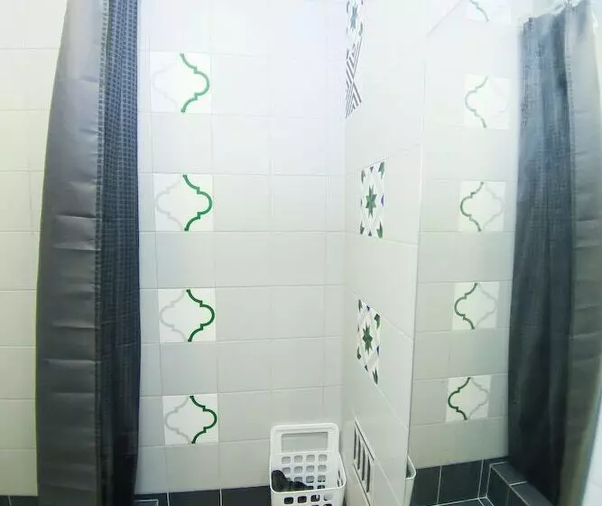 Kupe Capsule Hotel & Hostel