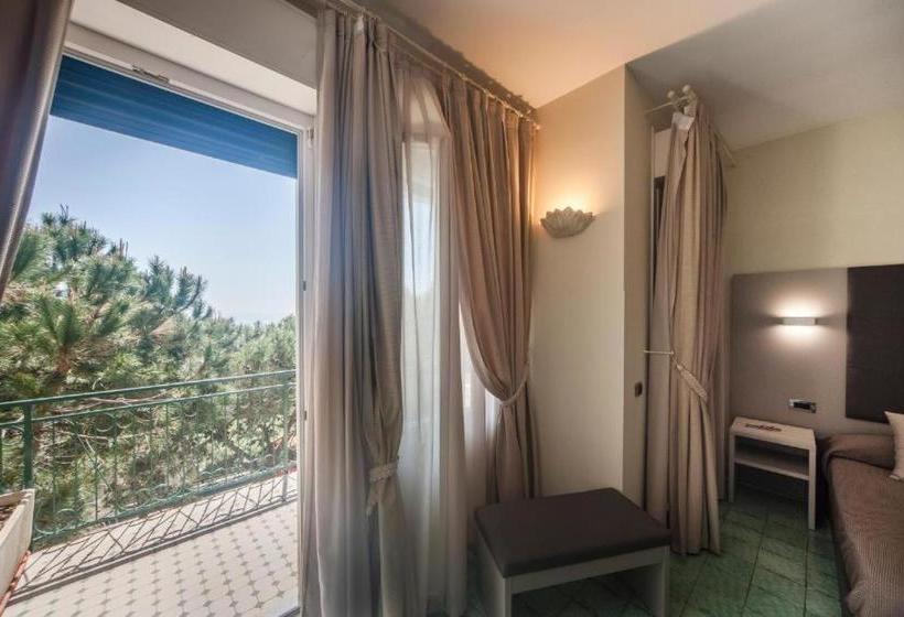 پانسیون Artana Suites Collection