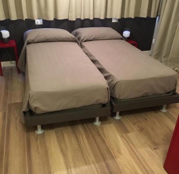 پانسیون Artana Suites Collection