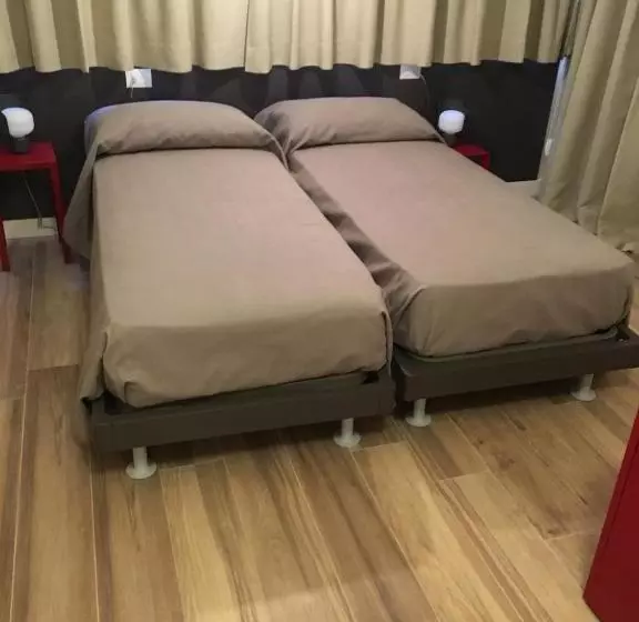 پانسیون Artana Suites Collection