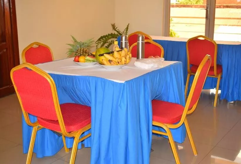 پانسیون Fanadguesthouse