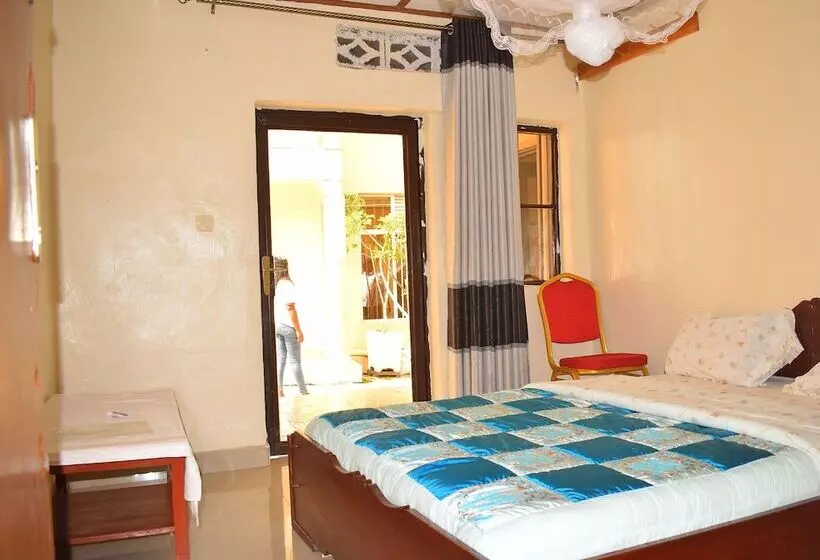 پانسیون Fanadguesthouse