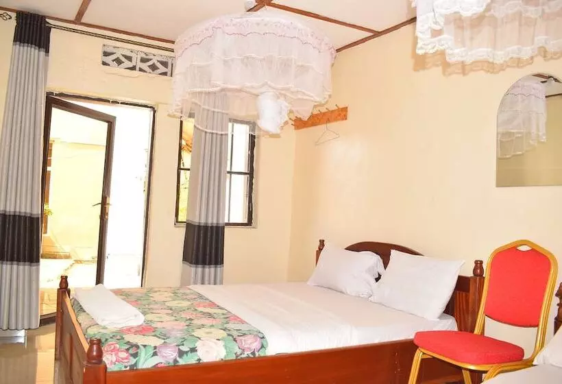 پانسیون Fanadguesthouse