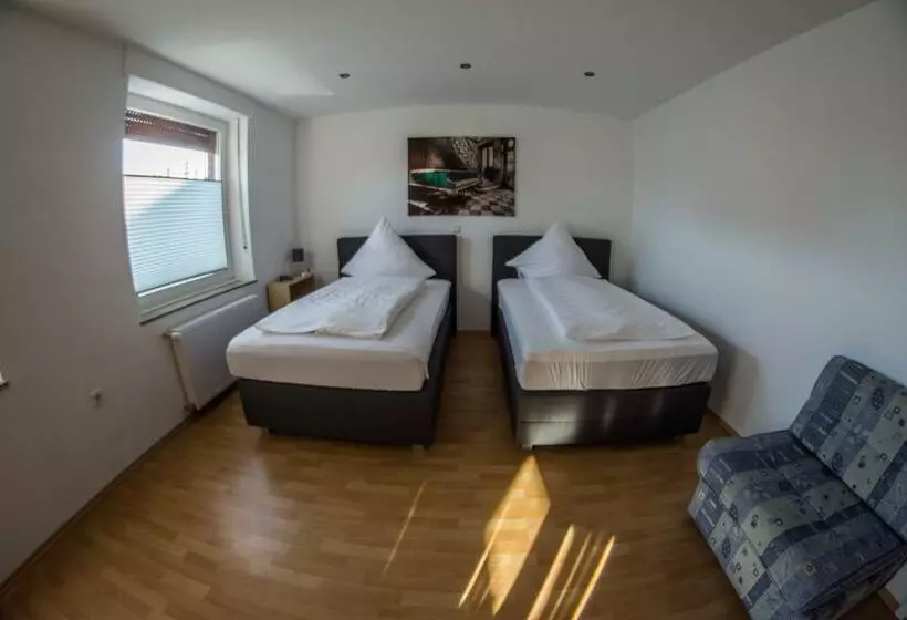 Hotelli Gasthof Zur Post