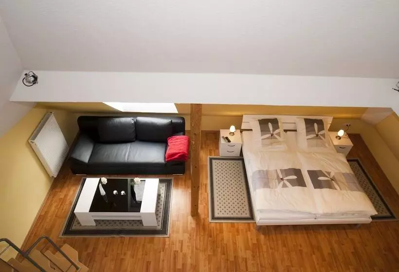 Hotelli Gasthof Zur Post