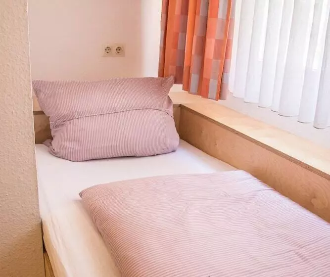 Hotelli Gasthof Zur Post