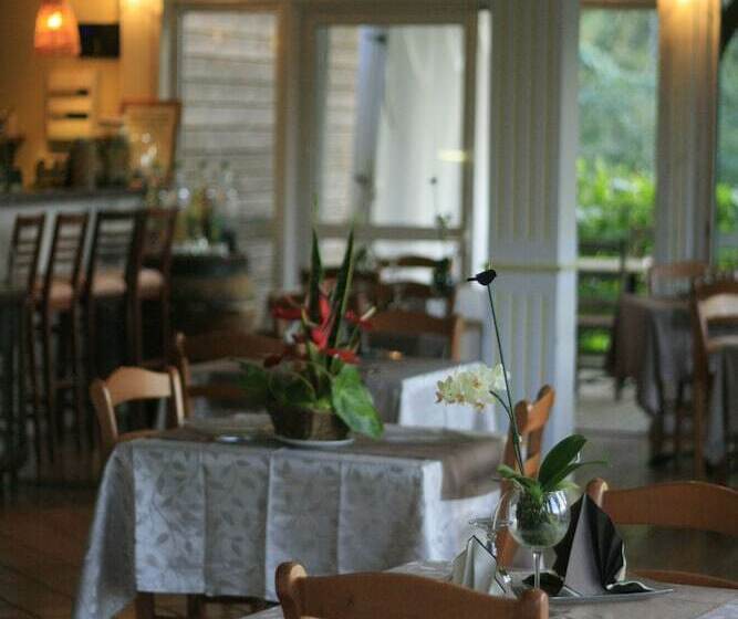 هتل Les Jardins Dheva