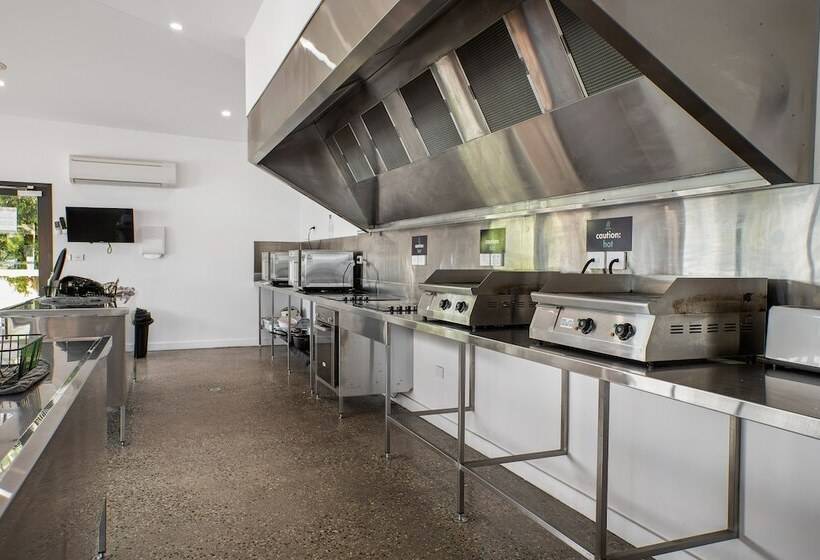 Hotel Tasman Holiday Parks  St Helens