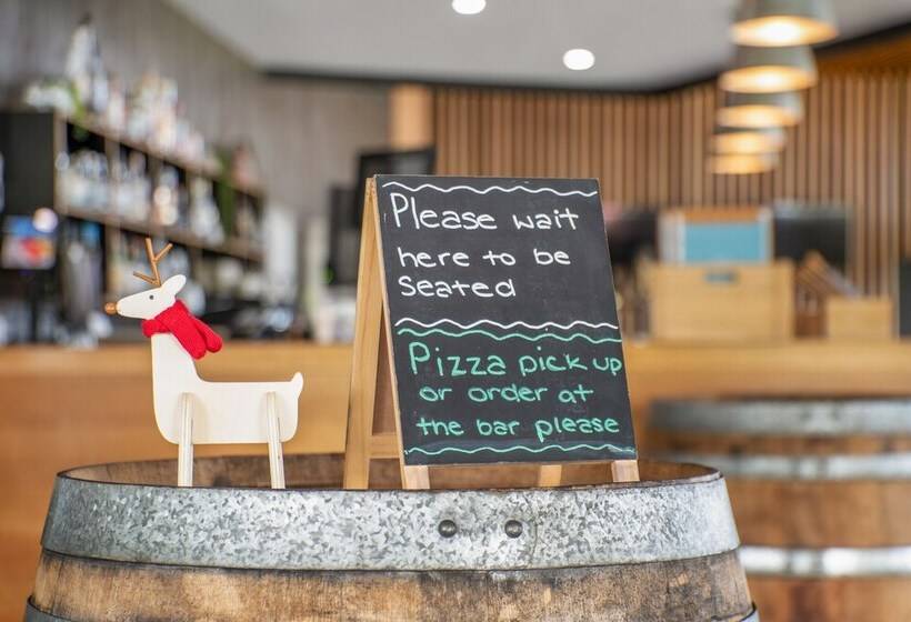 Hotel Tasman Holiday Parks  St Helens