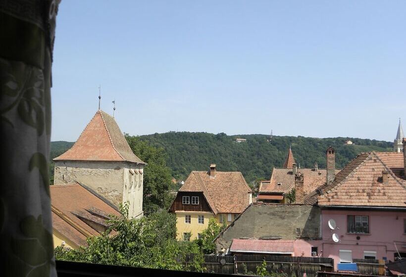 بنسيون Casa Bertha