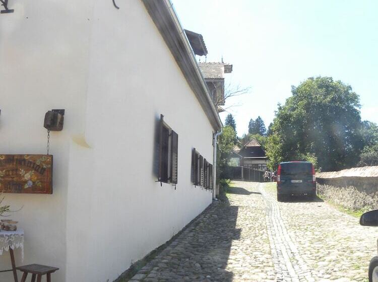 بنسيون Casa Bertha