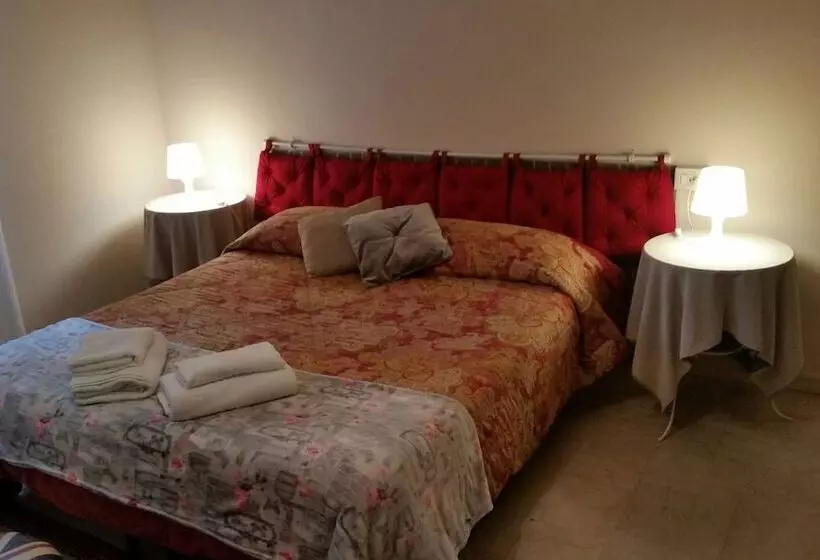 ペンション Gira Guest House
