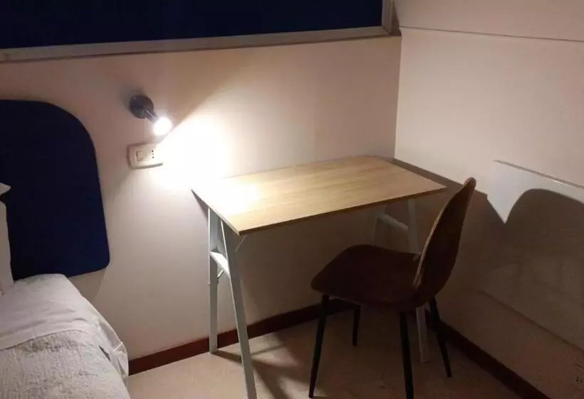 ペンション Gira Guest House