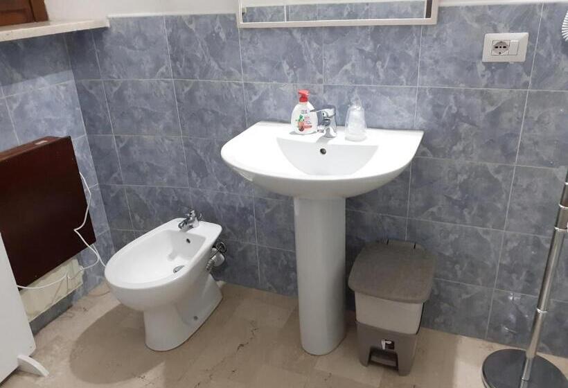 Пансион Gira Guest House