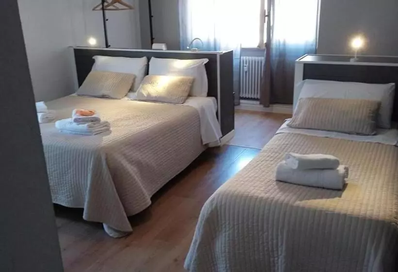 ペンション Gira Guest House