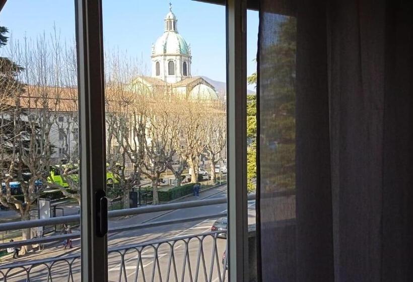 Пансион Gira Guest House