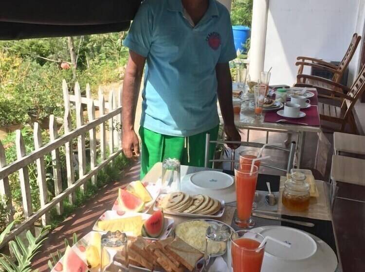 Пансион Zircon Ella