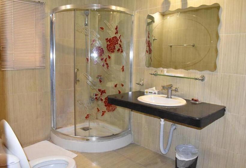 Safari Club 2 Bahria Town