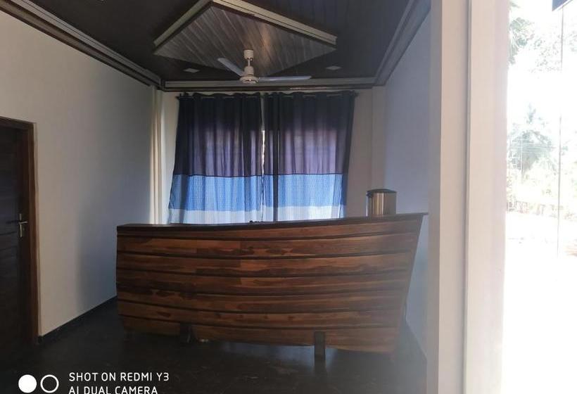 Hotel Esha Beach Resort