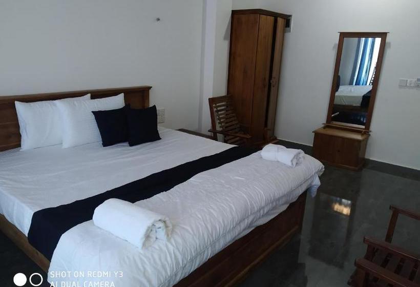 Hotel Esha Beach Resort