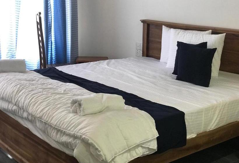 Hotel Esha Beach Resort