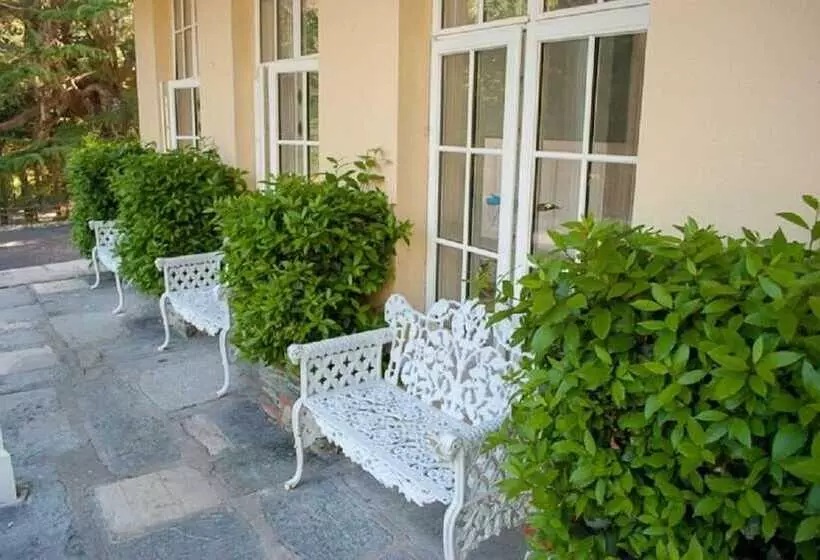 Hotel Greenway Manor