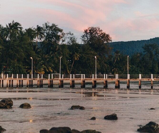 בית מלון כפרי Mafiya Resort