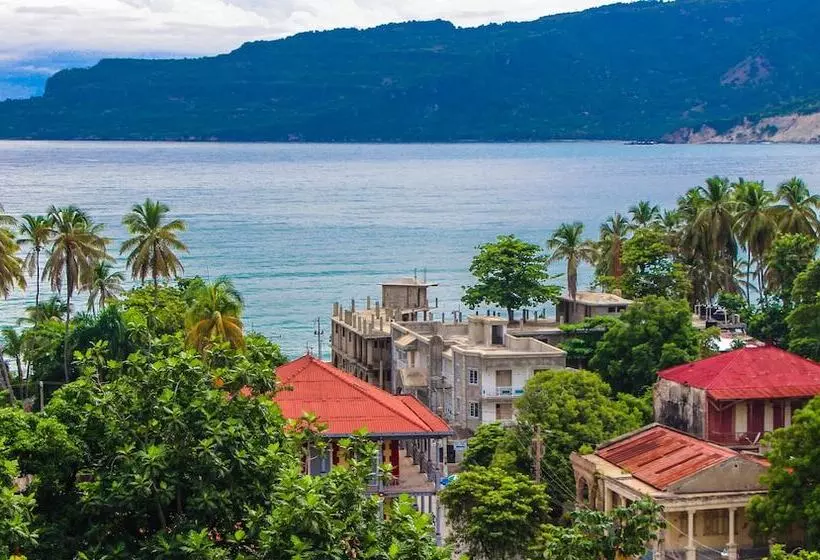 هتل Manoir Adriana