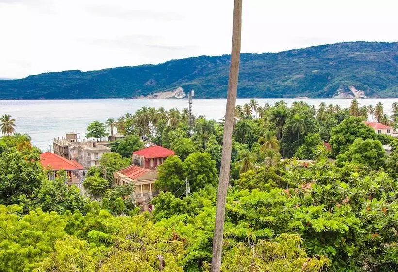 هتل Manoir Adriana