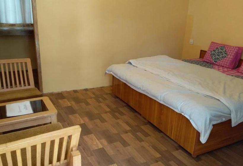 酒店 Red House Inn And Cafe