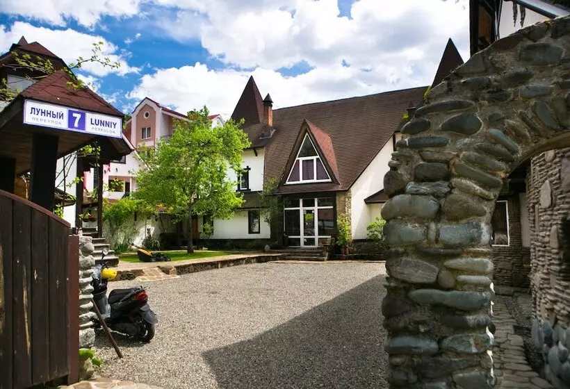 Majatalo Cherepanovs' Guest House