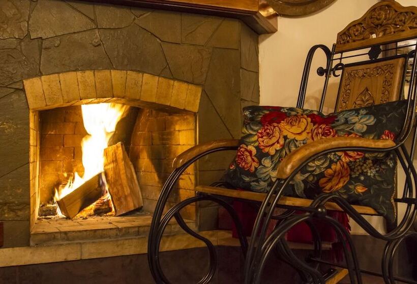 פנסיון Cherepanovs' Guest House