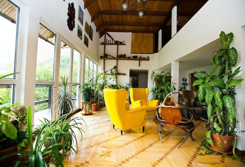 פנסיון Cherepanovs' Guest House